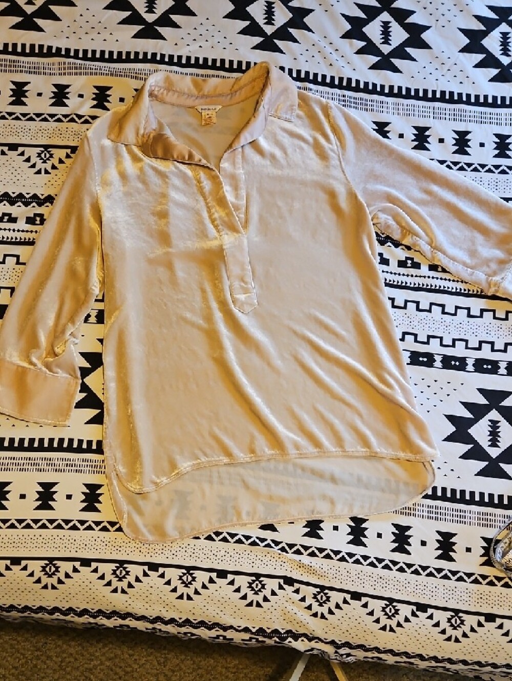 Sundance Velour Tunic - Picture 2 of 8